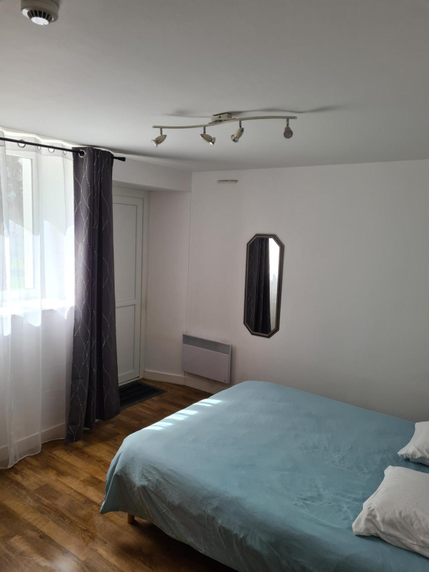 Hotel Saint Julien Aux Bois Esterno foto